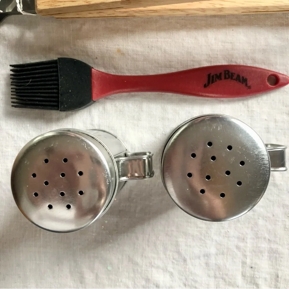 Jim Beam 4 piece BBQ set Tongs 2 shakers brush Father’s Day